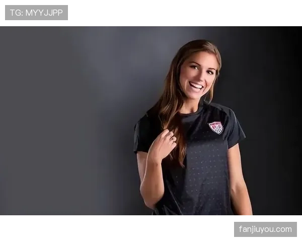 亚历克斯·摩根这生活也太离谱了吧 跑完球直接登私人岛做早餐瑜伽 我还在为月租发愁