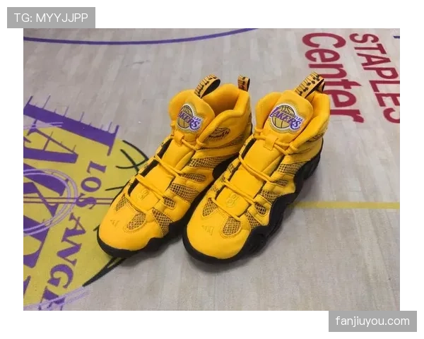 刷到科比·布莱恩特家衣帽间那张图，球鞋堆成山，完全像另一个世界